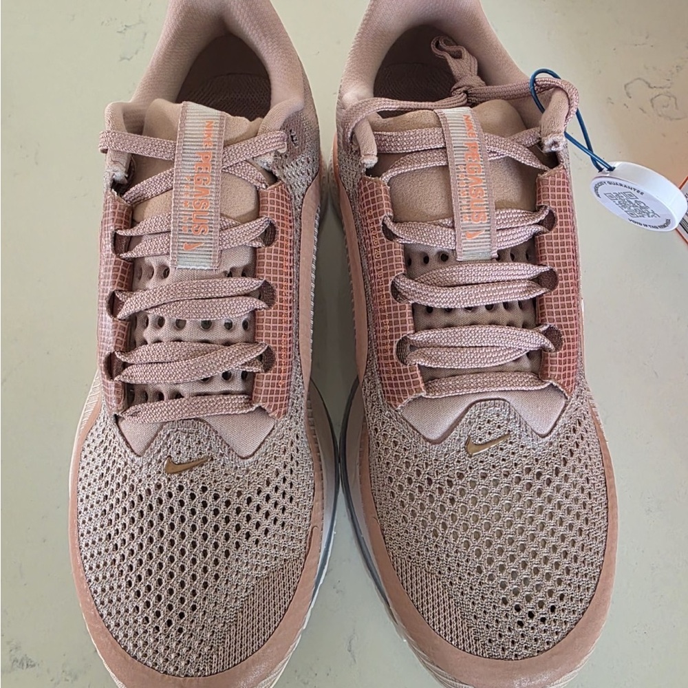WOMENS NIKE Pegasus Premium Metallic Rose Gold Size NEW in Box HOC?